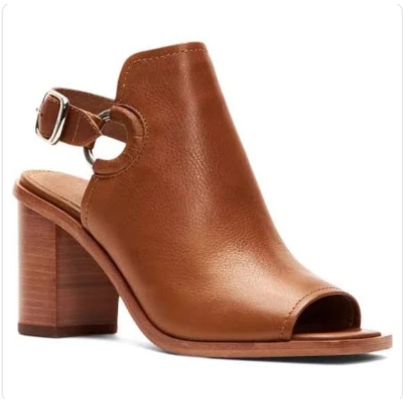 Frye Shoes - Frye Womens Delaney Harness Sandal, Cognac Brown | Size 8